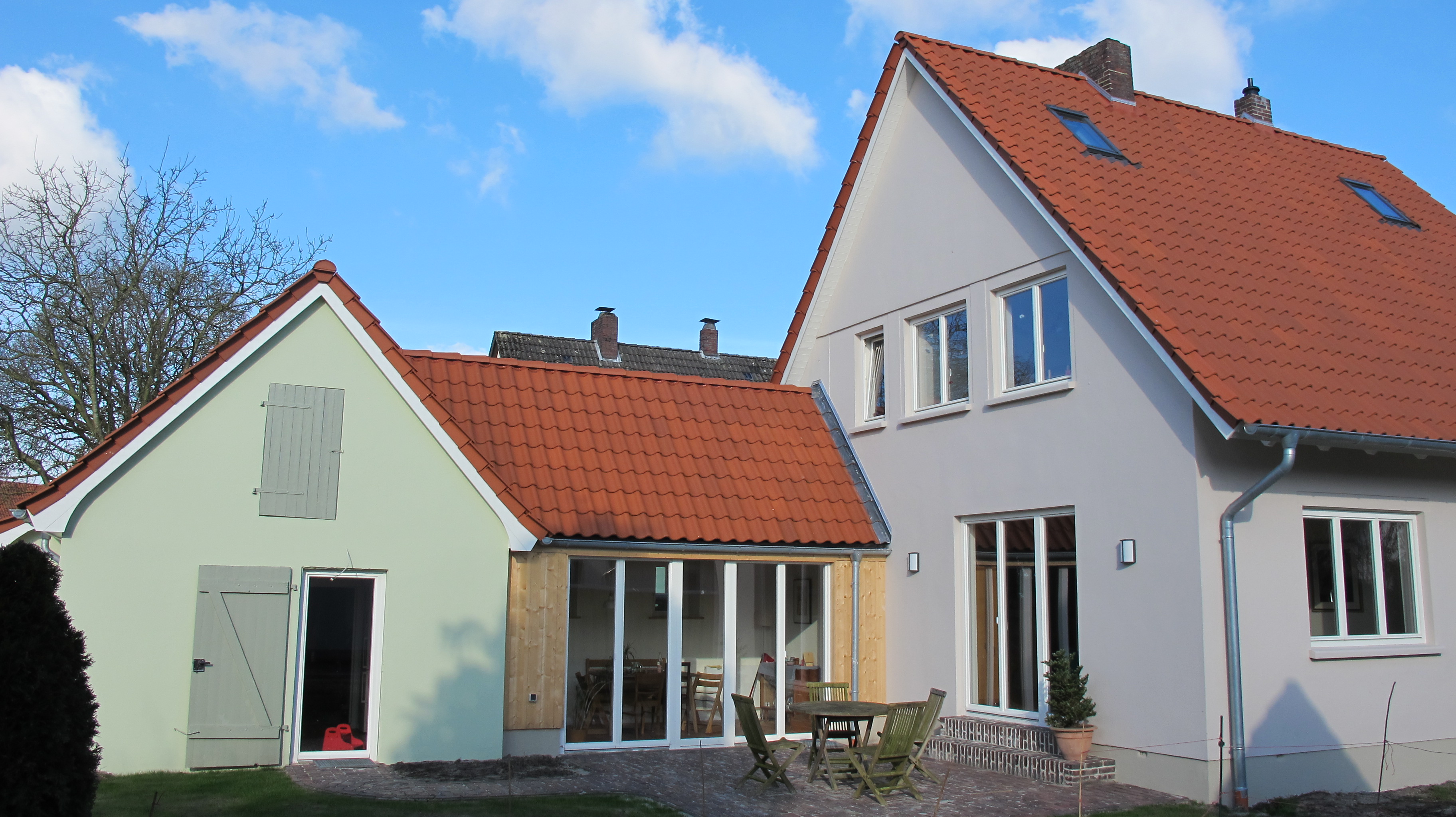 Einfamilienhaus_Holzfenster_schlicht_Fecon_Nordwest